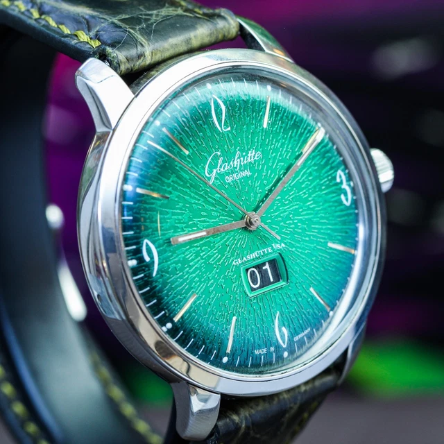 Glashütte Original Sixties Panorama Date Cadran Vert 42mm Réf. 2-39-47-04-02-04