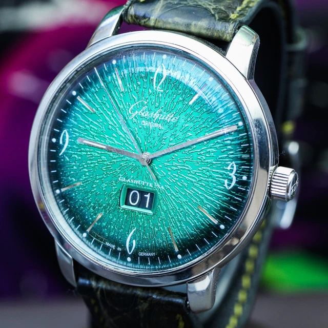 Glashütte Original Sixties Panorama Date Cadran Vert 42mm Réf. 2-39-47-04-02-04