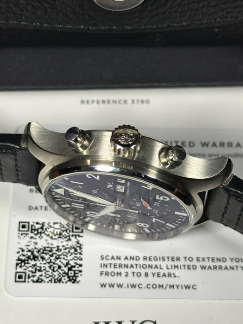 Montre d'aviateur chronographe IWC, cadran noir 43 mm