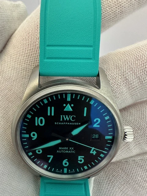 NOUVEAU 2025 IWC Schaffhausen Pilot Mark XX Mercedes-AMG Petronas F1 40MM (IW328210)
