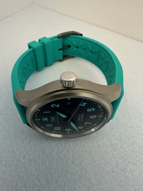 NOUVEAU 2025 IWC Schaffhausen Pilot Mark XX Mercedes-AMG Petronas F1 40MM (IW328210)