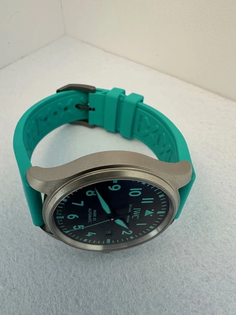 NOUVEAU 2025 IWC Schaffhausen Pilot Mark XX Mercedes-AMG Petronas F1 40MM (IW328210)