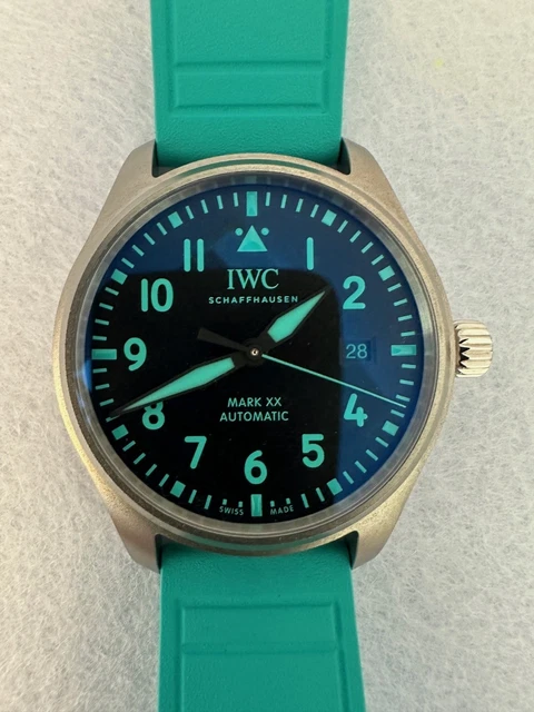 NOUVEAU 2025 IWC Schaffhausen Pilot Mark XX Mercedes-AMG Petronas F1 40MM (IW328210)