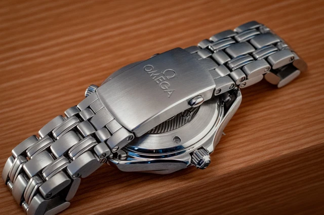 OMEGA 2023 Seamaster Diver Bleu No Wave 300M 212.30.41.20.03.001 Boîte et papiers