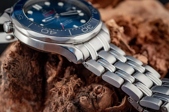 OMEGA 2023 Seamaster Diver Bleu No Wave 300M 212.30.41.20.03.001 Boîte et papiers