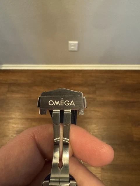 Montre OMEGA Seamaster Aqua Terra 150M 220.12.41.21.03.007 à cadran bleu