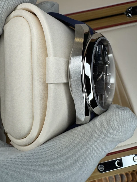 Montre OMEGA Seamaster Aqua Terra 150M 220.12.41.21.03.007 à cadran bleu