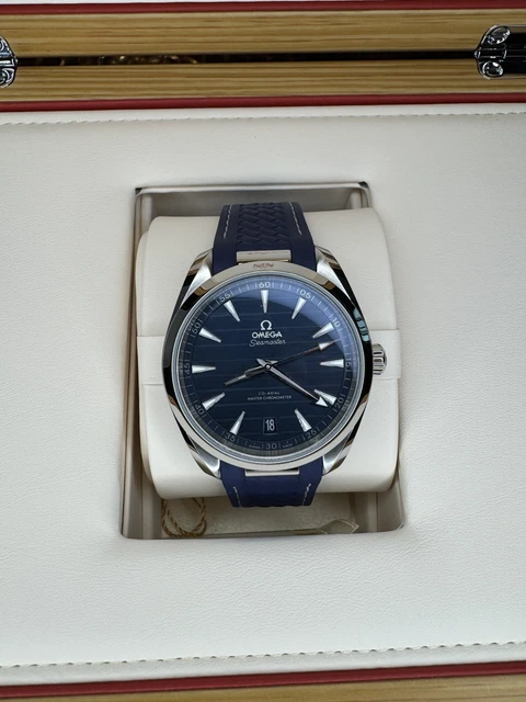 Montre OMEGA Seamaster Aqua Terra 150M 220.12.41.21.03.007 à cadran bleu
