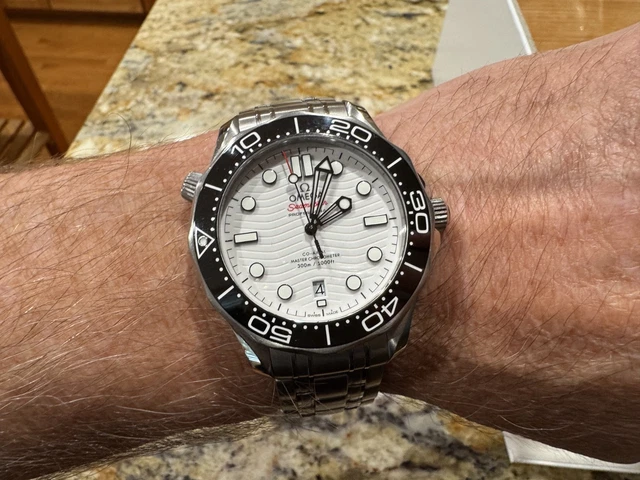 OMEGA Seamaster Diver 300M cadran blanc 42 mm état fantastique