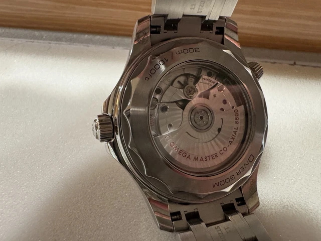 OMEGA Seamaster Diver 300M cadran blanc 42 mm état fantastique