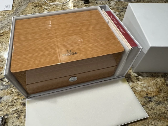 OMEGA Seamaster Diver 300M cadran blanc 42 mm état fantastique