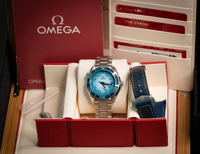 OMEGA-Seamaster-Planet-Ocean-600M-395mm-Summer-Blue.webp OMEGA Seamaster Planet Ocean 600M 39,5 mm Cadran bleu été - 215.30.40.20.03.002