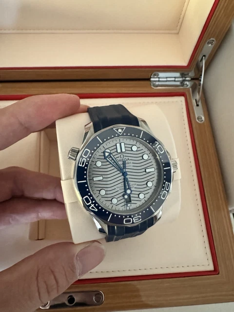Omega Seamaster Diver 300 42 mm Céramique Gris Bleu 210.32.42.20.06.001 Caoutchouc