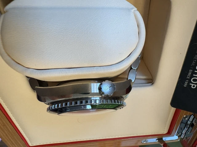 Montre automatique pour homme Omega Seamaster Planet Ocean 215.30.44.21.01.001