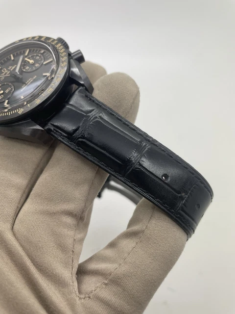 Omega Speedmaster Dark Side Of The Moon DSOTM 311.92.44.51.01.006 avec cartes