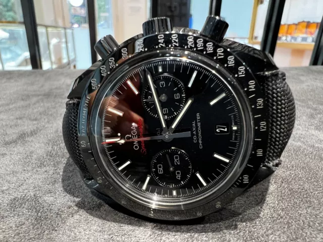 Omega Speedmaster Darkside of the Moon complète avec boîte et papiers