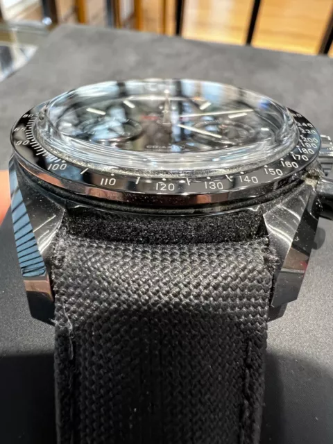 Omega Speedmaster Darkside of the Moon complète avec boîte et papiers