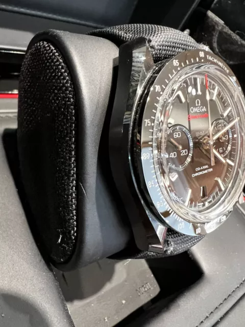Omega Speedmaster Darkside of the Moon complète avec boîte et papiers