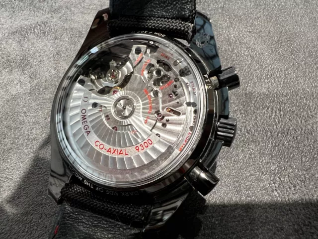 Omega Speedmaster Darkside of the Moon complète avec boîte et papiers