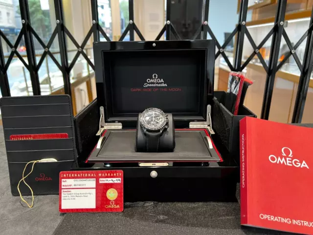Omega Speedmaster Darkside of the Moon complète avec boîte et papiers