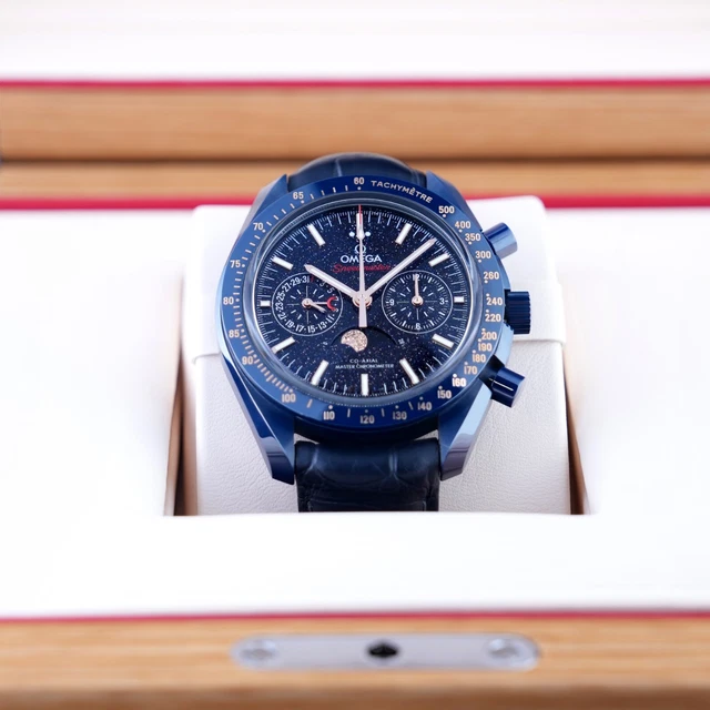 Omega Speedmaster Moonphase Céramique Cadran Bleu Aventurine - 304.93.44.52.03.002