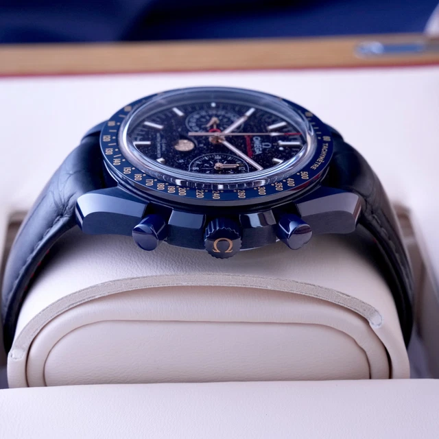 Omega Speedmaster Moonphase Céramique Cadran Bleu Aventurine - 304.93.44.52.03.002