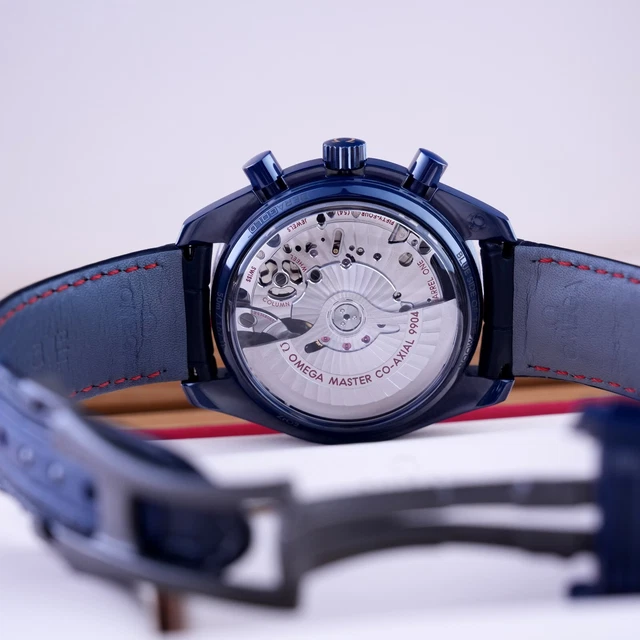 Omega Speedmaster Moonphase Céramique Cadran Bleu Aventurine - 304.93.44.52.03.002