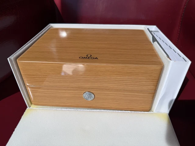 Omega Speedmaster Moonwatch Première montre Omega dans l'espace Édition limitée État neuf Portée deux fois