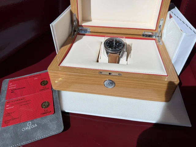 Omega Speedmaster Moonwatch Première montre Omega dans l'espace Édition limitée État neuf Portée deux fois