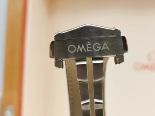 Omega Speedmaster Moonwatch Moonphase 30423445213001 Coffret complet B&P 2022