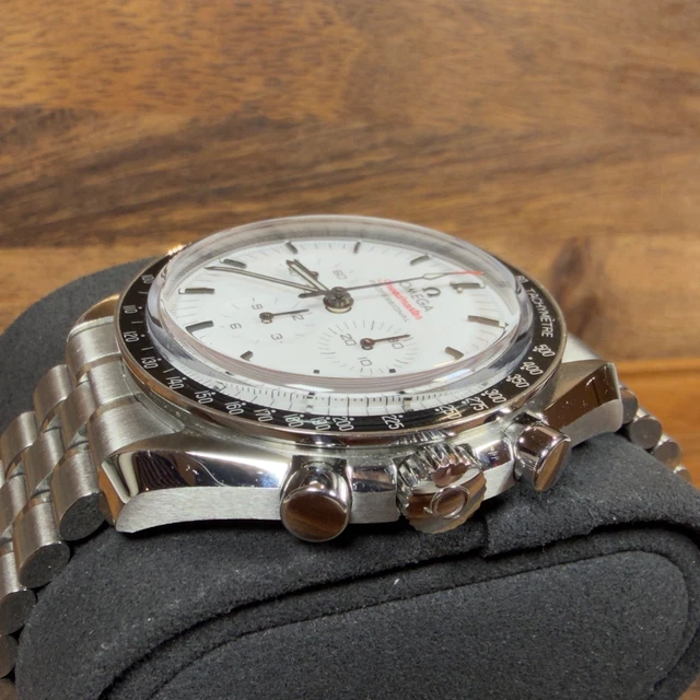 Omega Speedmaster Moonwatch Cadran Blanc 310.30.42.50.04.001 Coffret Complet 2025