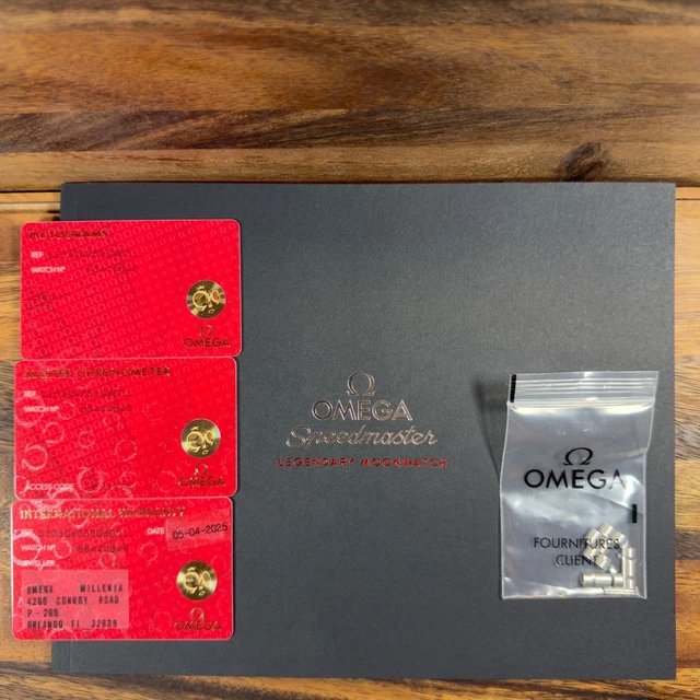 Omega Speedmaster Moonwatch Cadran Blanc 310.30.42.50.04.001 Coffret Complet 2025