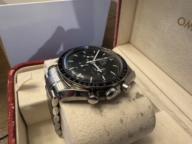 Omega Speedmaster Professional Moonwatch 42 mm 3570.50.00 Hesalite avec boîte et carte