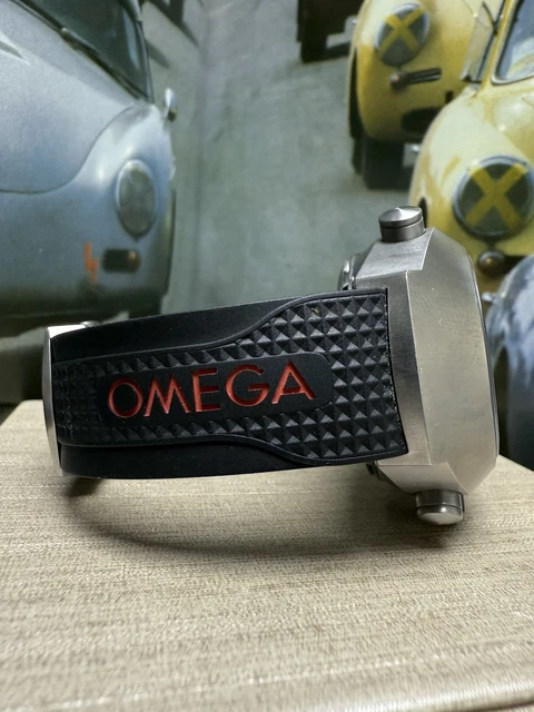 Montre à quartz Omega Speedmaster Spacemaster Z-33 en titane - Coffret complet et papiers