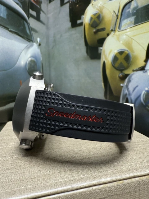 Montre à quartz Omega Speedmaster Spacemaster Z-33 en titane - Coffret complet et papiers