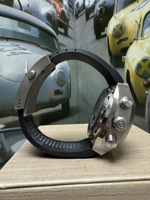 Montre à quartz Omega Speedmaster Spacemaster Z-33 en titane - Coffret complet et papiers