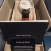 Montre de luxe pour homme Panerai Luminor - PAM01367. Neuve, jamais portée, avec boîte et papiers. Date de sortie : octobre 2025.