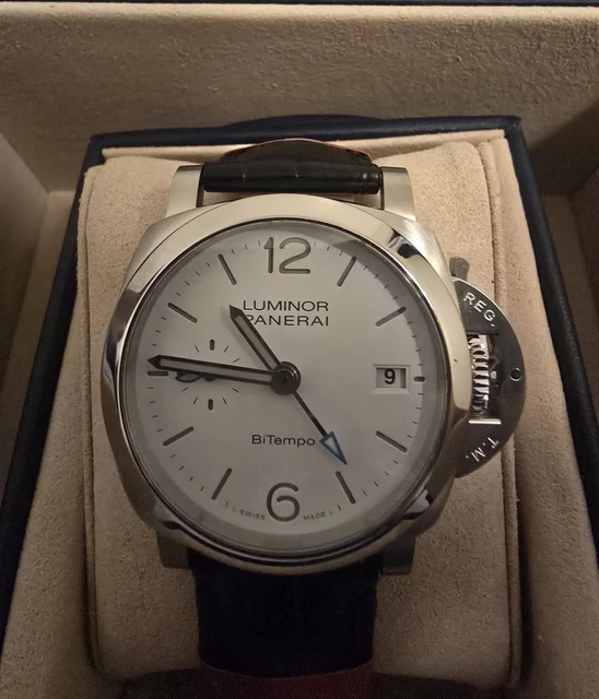 Montre de luxe pour homme Panerai Luminor - PAM01367. Neuve, jamais portée, avec boîte et papiers. Date de sortie : octobre 2025.