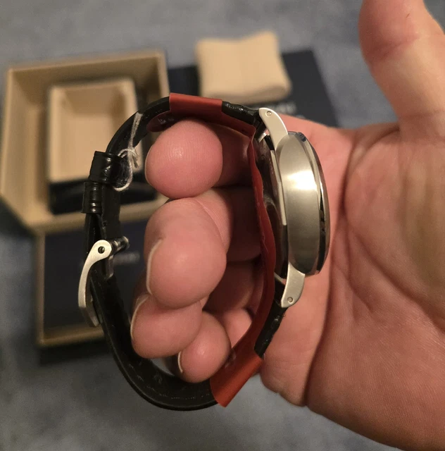 Montre de luxe pour homme Panerai Luminor - PAM01367. Neuve, jamais portée, avec boîte et papiers. Date de sortie : octobre 2025.