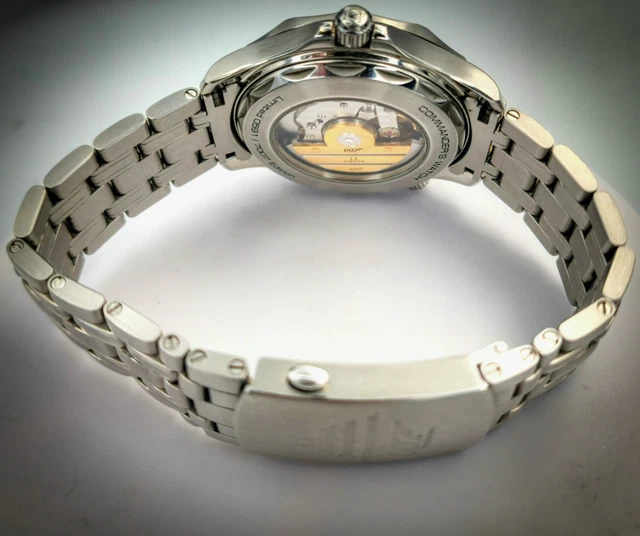 RARE OMEGA Bond Seamaster Diver 300M Commander's Watch/Blanc/Bleu/Rouge/ Bracelet