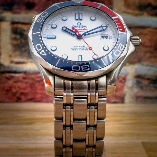 RARE OMEGA Bond Seamaster Diver 300M Commander's Watch/Blanc/Bleu/Rouge/ Bracelet