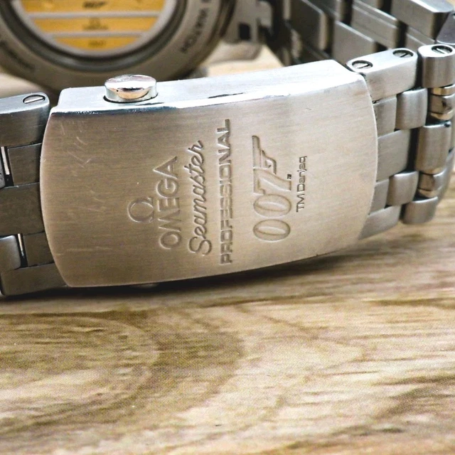 RARE OMEGA Bond Seamaster Diver 300M Commander's Watch/Blanc/Bleu/Rouge/ Bracelet