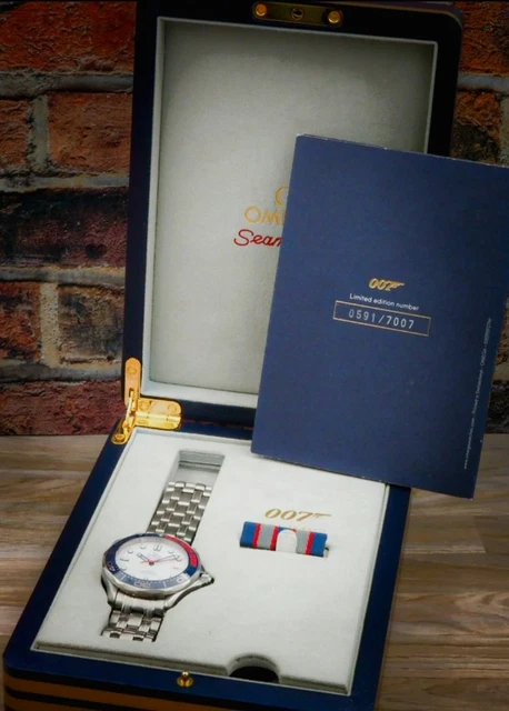 RARE OMEGA Bond Seamaster Diver 300M Commander's Watch/Blanc/Bleu/Rouge/ Bracelet