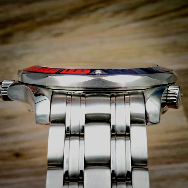 RARE OMEGA Bond Seamaster Diver 300M Commander's Watch/Blanc/Bleu/Rouge/ Bracelet