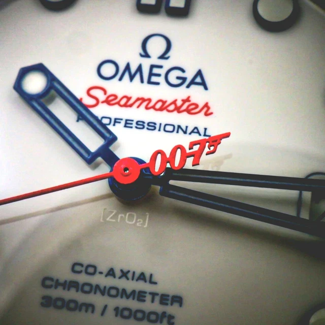 RARE OMEGA Bond Seamaster Diver 300M Commander's Watch/Blanc/Bleu/Rouge/ Bracelet