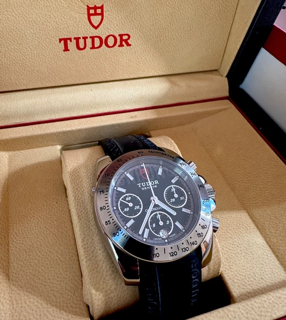 TUDOR Modèle 20300 - Chronographe Sport + Boîte et Papiers -