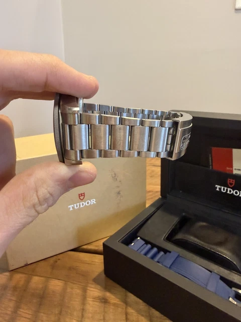 Montre-bracelet automatique TUDOR Pelagos Blue 500M Divers en titane M25600TB-0001