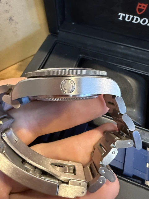 Montre-bracelet automatique TUDOR Pelagos Blue 500M Divers en titane M25600TB-0001