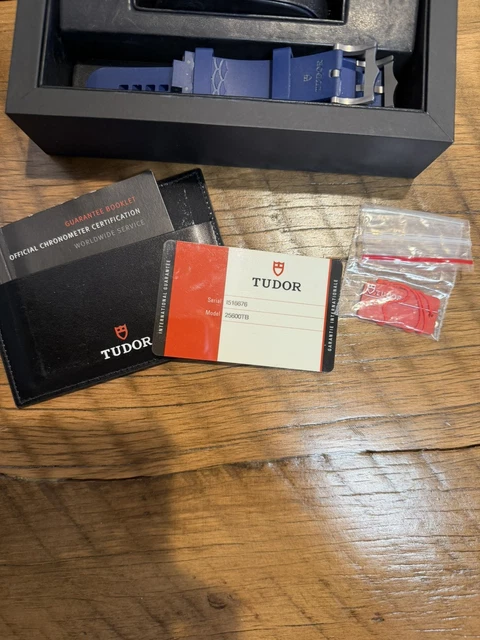 Montre-bracelet automatique TUDOR Pelagos Blue 500M Divers en titane M25600TB-0001