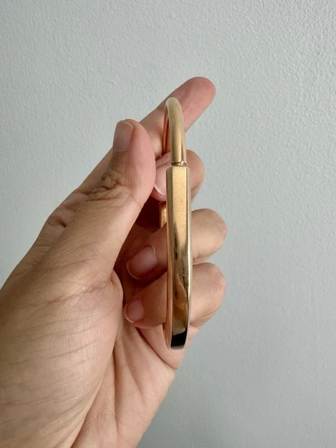 Bracelet jonc Tiffany & Co. à fermoir cadenas, or rose 18 carats, 31,8 grammes